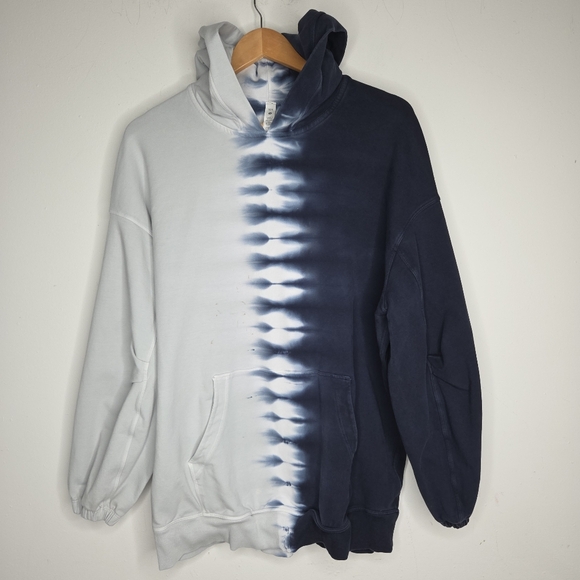 lululemon athletica Tops - Lululemon Atletica Tie-Dye Hoodie in Blue and White Size SMALL WITH Stains